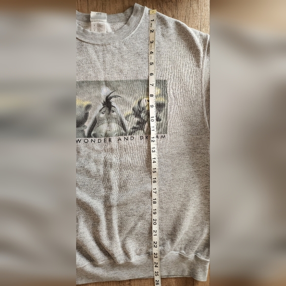DISNEY Vintage Winnie-the-Pooh Gray‎ Sweatshirt Women's Medium - Picture 4 of 7